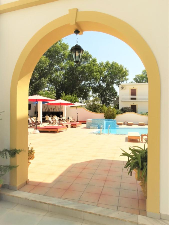 Oasis Beach Club Kávos Extérieur photo